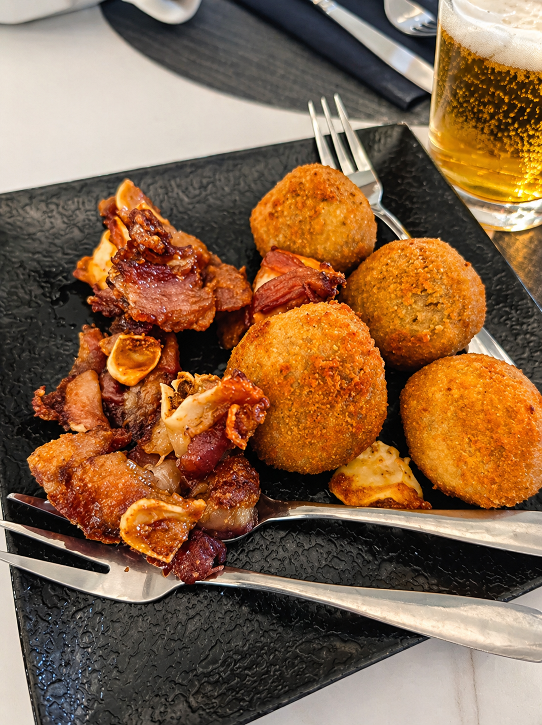 Tapas y cerveza en El Rincón del Norte, Valdemoro
